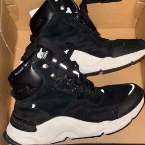 US 11 - Sorel Women's Kinetic RNEGD Conquest Boots